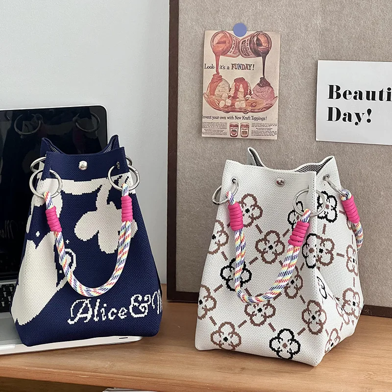 

Large Capacity Knitted Bucket Bag Single Shoulder Crossbody Bag for Women Fashionable Versatile Handbag Easy Care Polyester M...