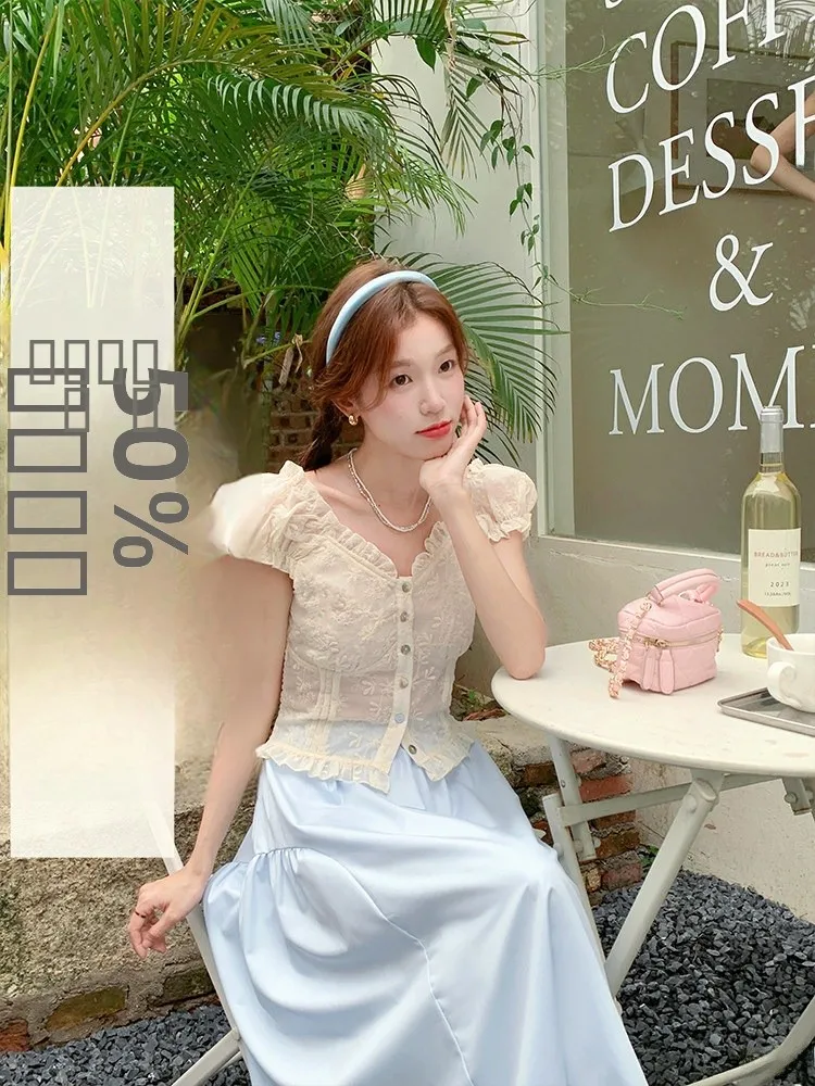 

Sweet Bubble Short Sleeve Women's Lace Shirt Embroidered Wood Ear Korean Style Slim Fit V Neck Color Summer Fashion