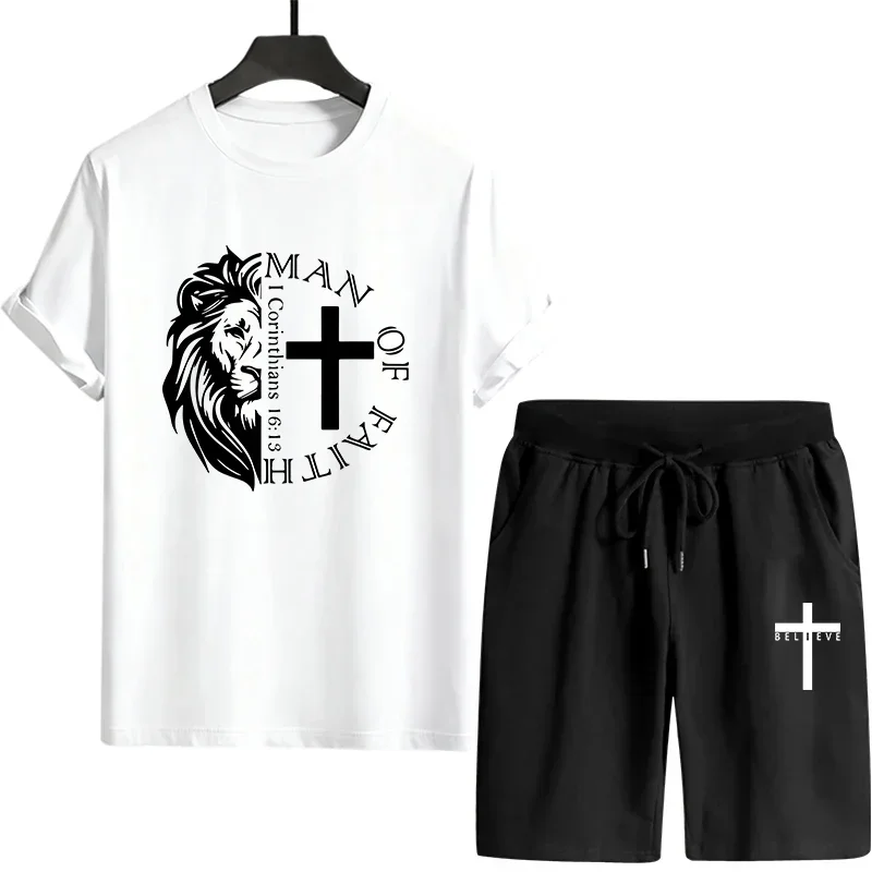 

2026 Herren Moderner Trainingsanzug Set „Man of Faith“ Print T-Shirt Shorts Urban Casual Alltags-Outfit Frühling SommTees Anzug