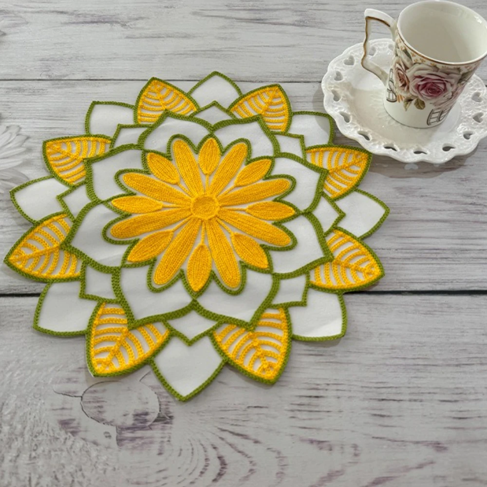 

Exquisite Mandala Christmas Flower Embroidered Coaster for Dining/Tea/Kitchen/Coffee Table - Fabric Non-Slip Decor Table mat