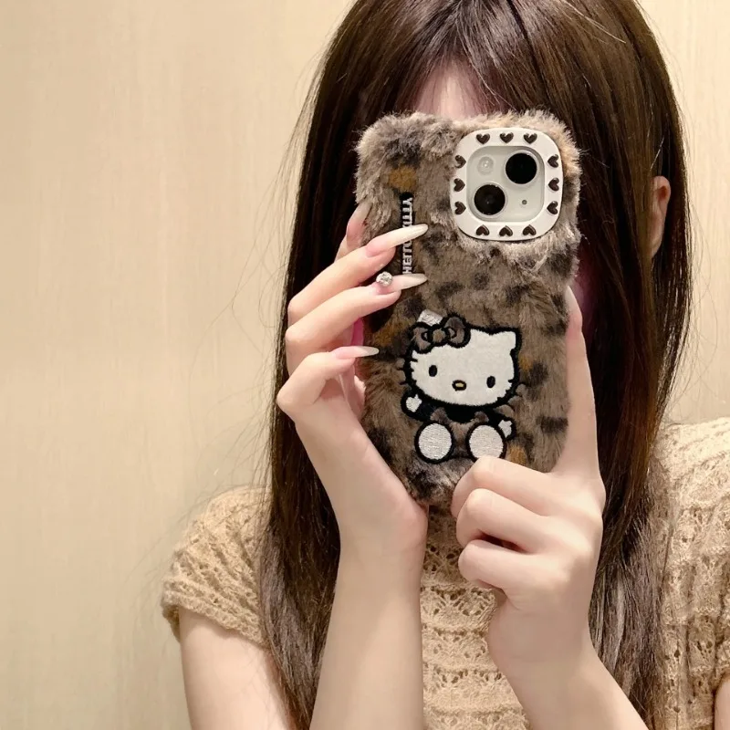 Sanrio Hello Kitty Ins funda de teléfono con estampado de leopardo de felpa para IPhone 16 15 14 13 Pro Max 11 12 13 Pro funda protectora bonita de invierno