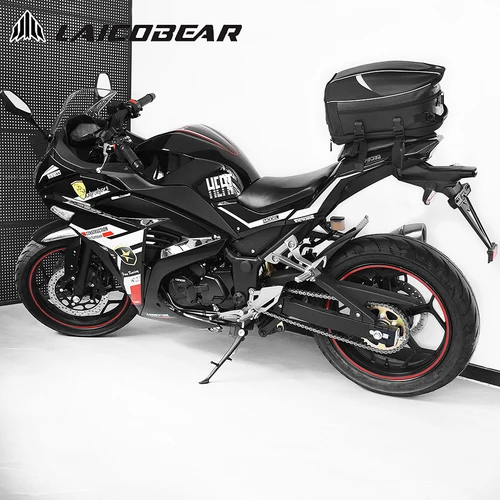 Imagen 2 del producto Bolsa trasera para motocicleta, color negro, impermeable, para viaje, equipaje para conductor, bolsa de asiento trasero, bolsa de sillín de gran capacidad, negro y rojo