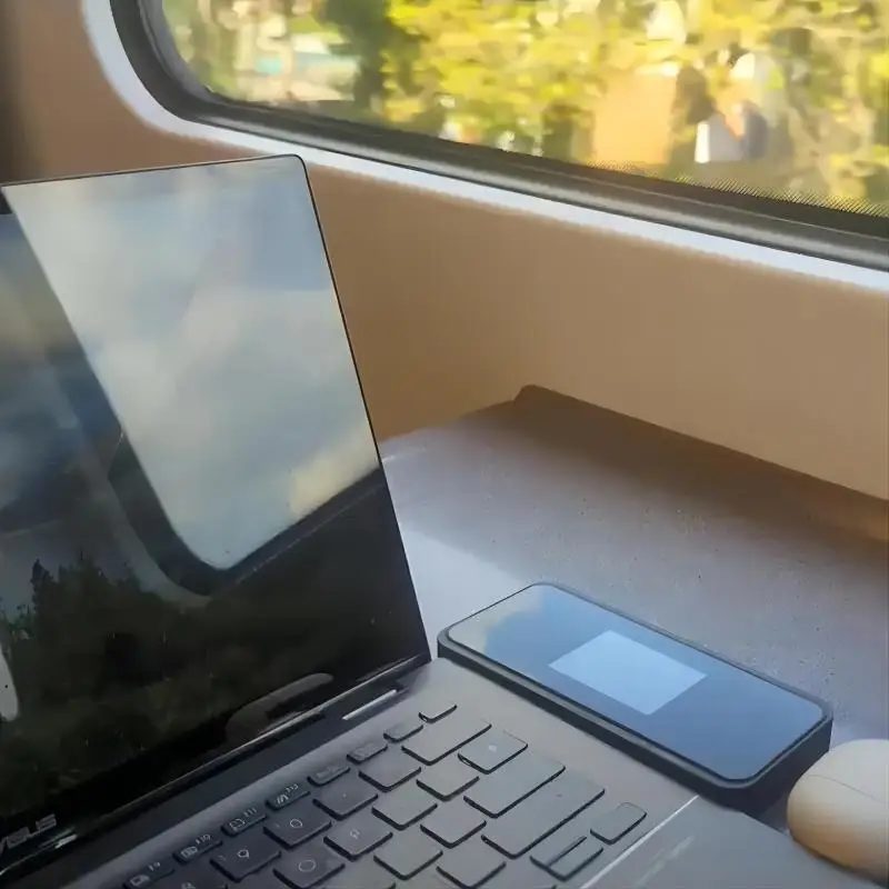 New Unlock Inseego M2000B Mobile WIFI Router 2.5 Gbps Down 316Mbps 5G MiFi 2.4" Color Touchscreen Pocket Hotspot Sim Card Slot