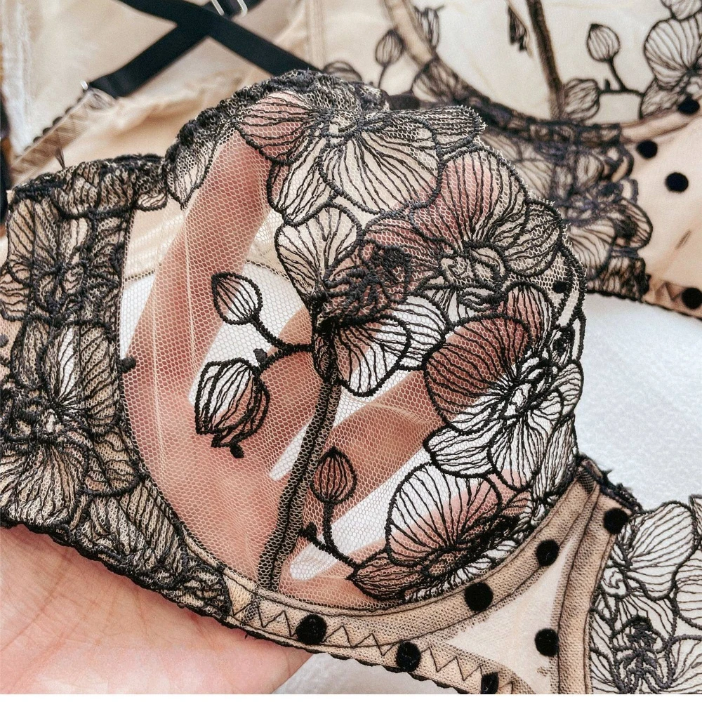 Conjunto de lencería sexy de encaje francés con flores bordadas, conjunto de sujetador y tanga ultrafino transpirable de verano para mujer, versión ancha