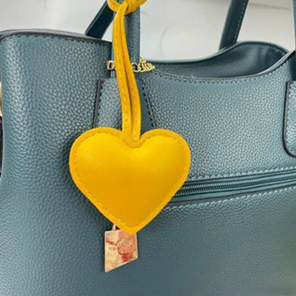 Lovely PU Leather Heart Keychain Love Car Keyring PU Leather Hanger 14 Colors Cartoon Bag Pendant Car Accessory