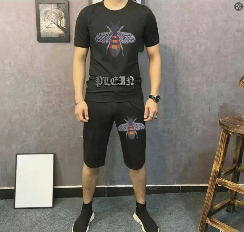 

Men Summer Sets Short Sleeve Brand Tracksuit Designer Outfit Breathable Lightweight Comfortable Casual Rhinestones design Runnin