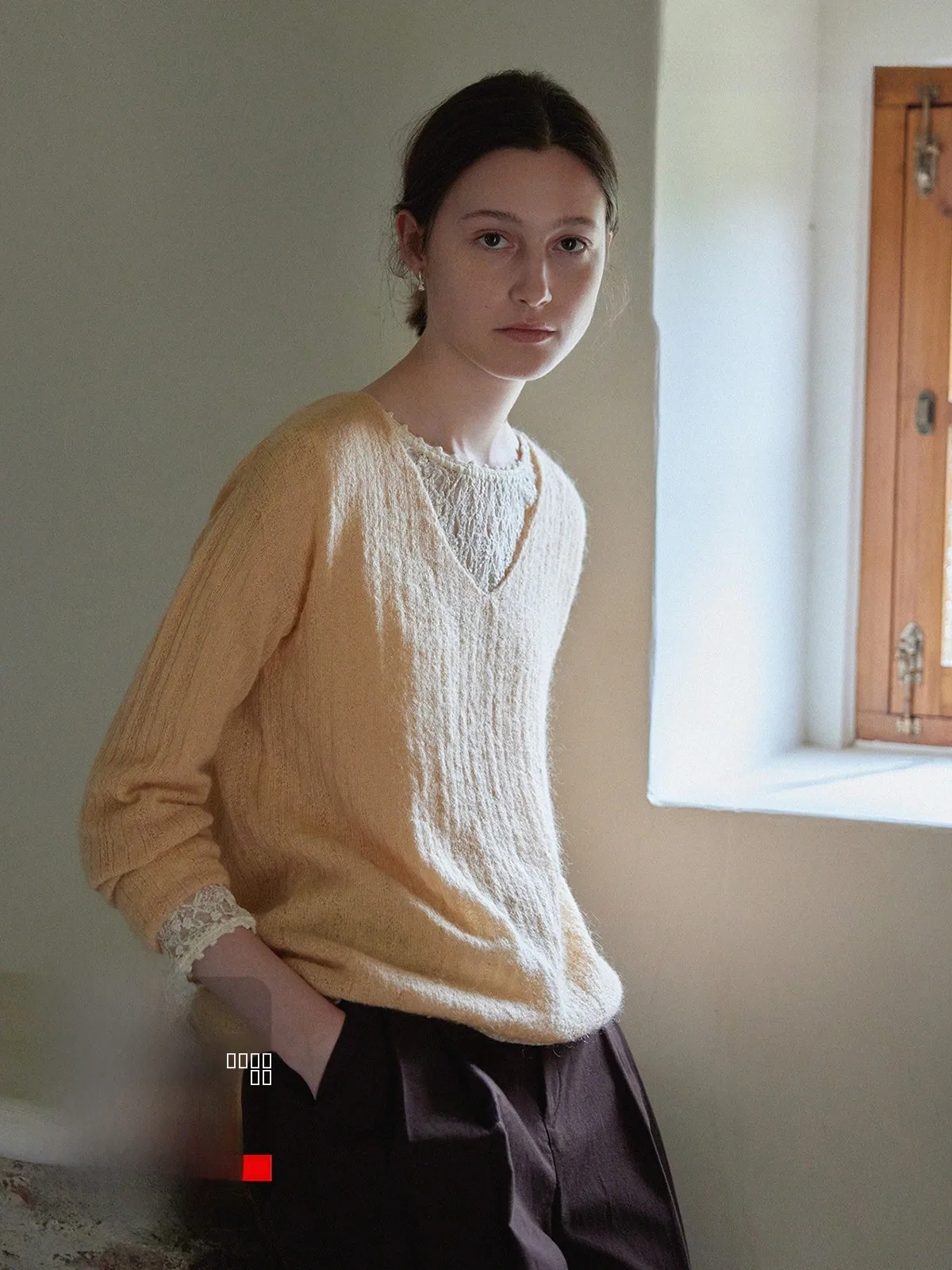 

Lightweight Knitted Wool Camere V-Ne Sweater Vertical Stripe Texture Casual Loose Fit Long Sve Thin Sweater for Women