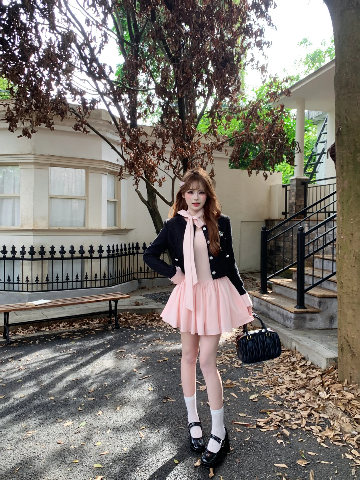 

Корейская укороченная ветровка Slimming Sle ort для женщин, черная, ветрозащитная, с воротником-стойкой, из полиэфирного волокна, с длинными рукавами, на пуговицах.