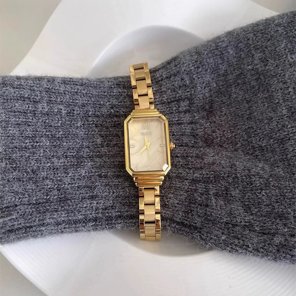 High Quality Women Quartz Watch Square Shaped Dial Reloj Ladies Luxury Wristwatch Classic Diamond Gold Green Sliver White Clock