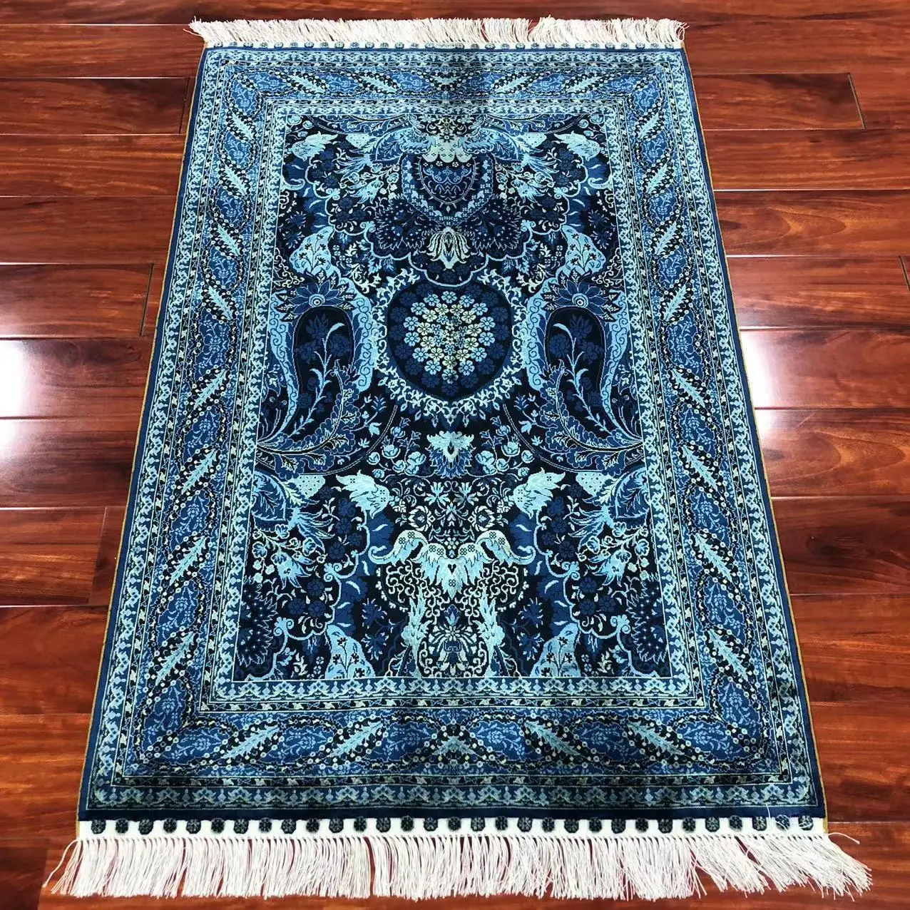 

Prayer Rug Hand Knoted Silk Carpet Oriental Silk Rug Floor Mat Size 3'X4.5'