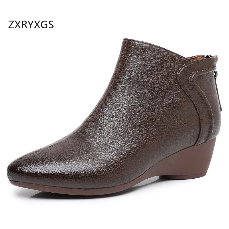 ZXRYXGS 2025 موضة جديدة وأشار جلد الغنم التمهيد الخريف الشتاء الأحذية أسافين مريحة النساء العصرية الأحذية قصيرة كبيرة الحجم