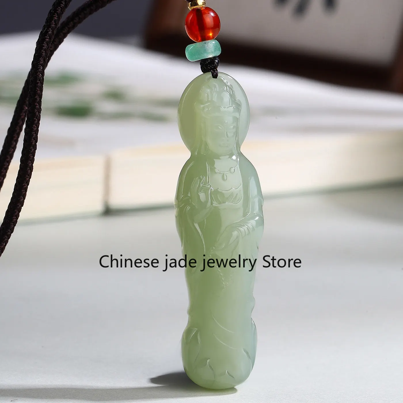Natural genuine Hetian Guanyin pendant, men's and women's Bodhisattva pendant, Guanyin pendant, it