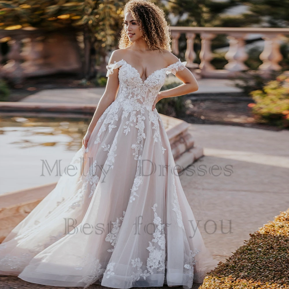 ชุดแต่งงานแบบสายเดี่ยวสีแชมเปญ แต่งลูกไม้แบบเปิดไหล่ สำหรับผู้หญิง ผ้าออร์แกนซ่า คอลเลคชั่นฤดูร้อน 2025 ชุดเจ้าสาวแบบใหม่ แต่งลูกไม้