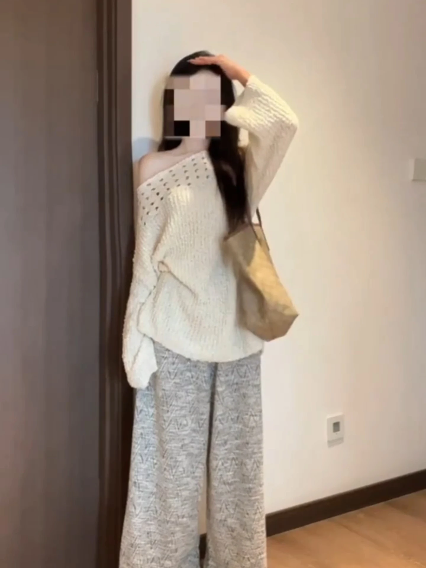 Maglieria scavata testurizzata Autunno Inverno da donna Morbido e accogliente maglione sopra la testa Dimagrante Top pigro Una spalla Sle Colore puro