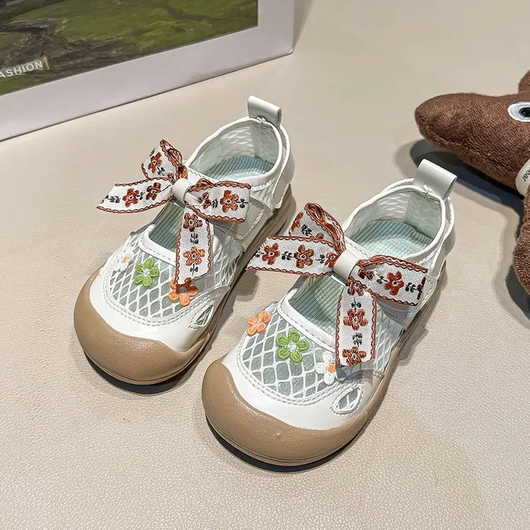 

Children Sandals for Girls 2026 Summer New Fashion Korean Style Soft Bottom Anti-slippery Sweet Bowtie Cool Cut-outs Sneakers