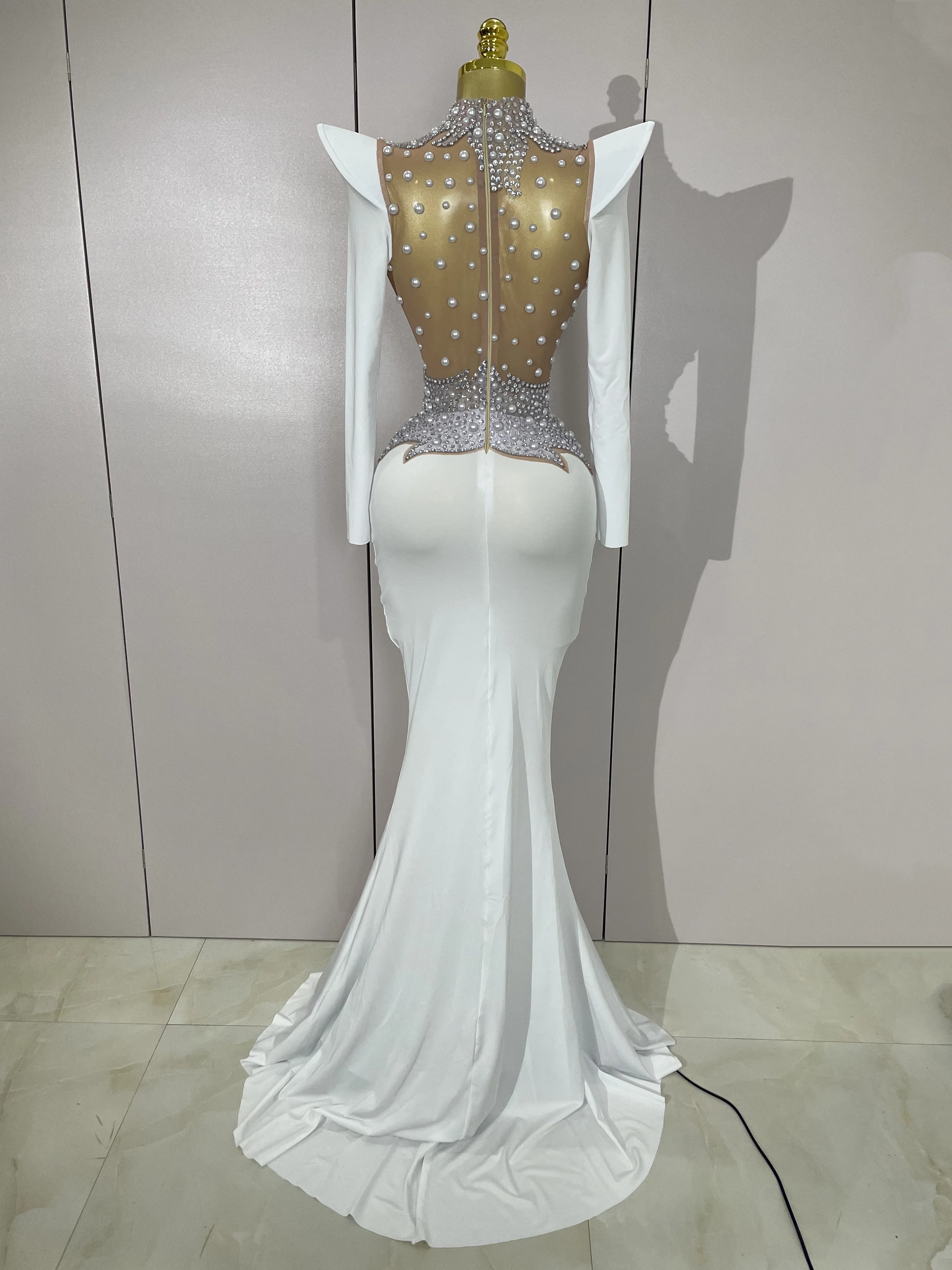 فاخر سباركلي الماس لؤلؤة بيضاء انظر من خلال شبكة فستان طويل المرأة الزفاف مساء حفلة مرحلة الأداء التقاط الصور فستان