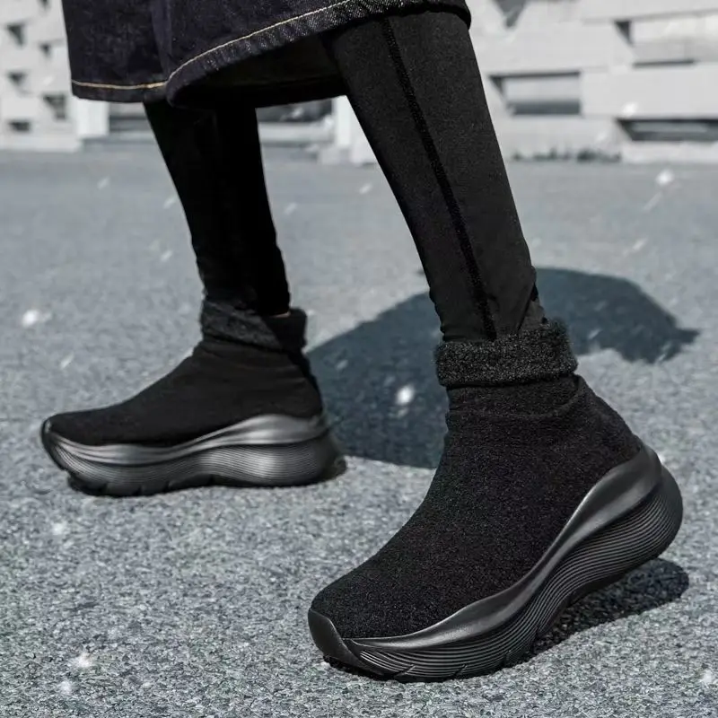 Sepatu bot kasual katun pria musim gugur-dingin 2026, hangat, tebal, cocok untuk pasangan, serbaguna, nyaman, dan ringan