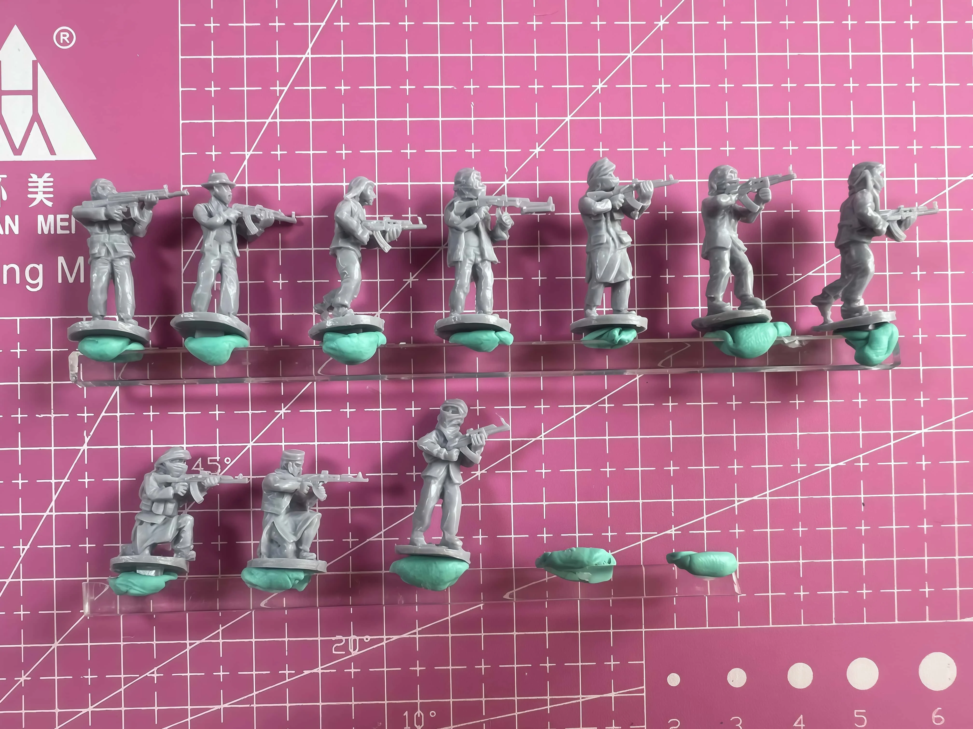 

Набор прецизионных моделей из смолы 1/72, модель солдата 10, неокрашенный