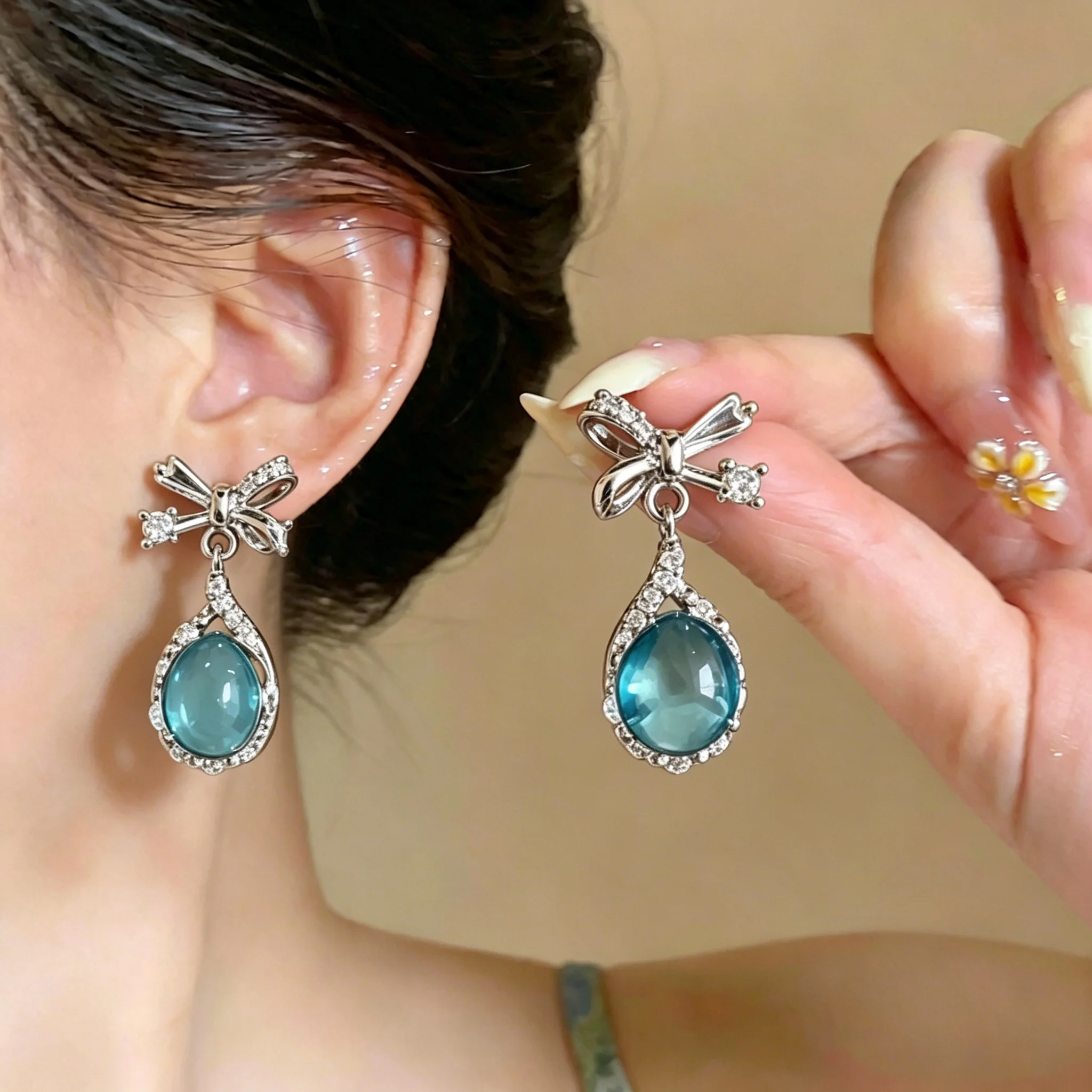 Pendientes de Zirconia Azul Brillante con Forma de Lágrima para Mujer, Pendientes de Zirconia con Lazo, Joyería de Lujo para Fiestas y Viajes, Regalos K1