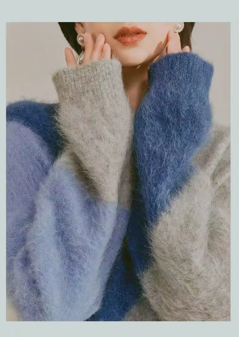 

Синяя лоскутная мохеровая шуба в стиле ретро для женщин, осень-зима 2025 г., высококачественный вязаный свитер с круглым вырезом в ленивом стиле