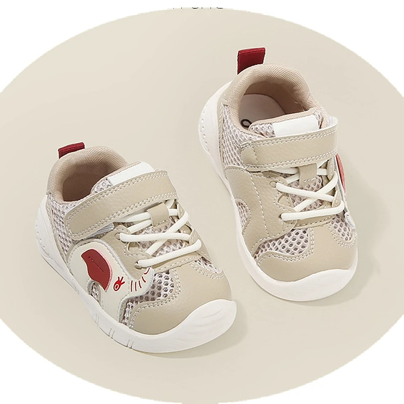 2025 nuove scarpe sportive in mesh per bambine scarpe da ginnastica traspiranti scarpe per bambini ragazzi rosa kaki scarpe primaverili casual per bambino