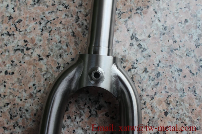 Titanium Road Bicycle Fork 700C Titanium Bicycle Fork Thru Axle Dropout Ti Gravel Bike Forks view 2