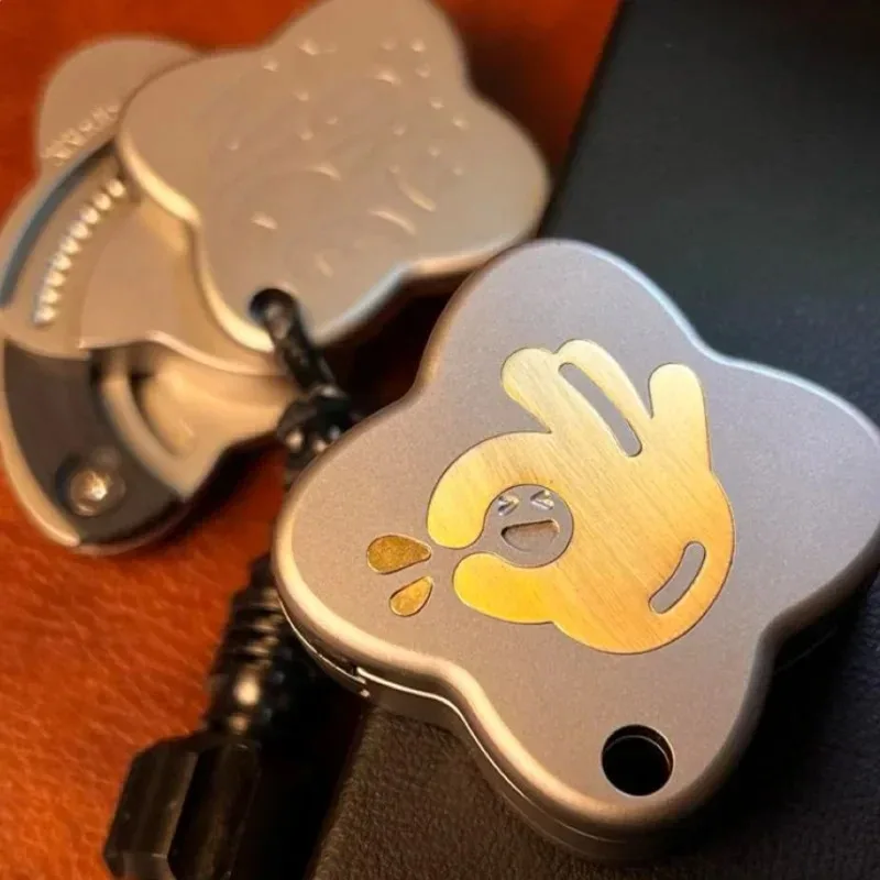 Nice โลหะ EDC Four Leaf Lucky Straw Slap เหรียญด้านข้าง Push Smooth Tinker ย่อหน้า Slant Push การ์ด Decompression ของเล่น