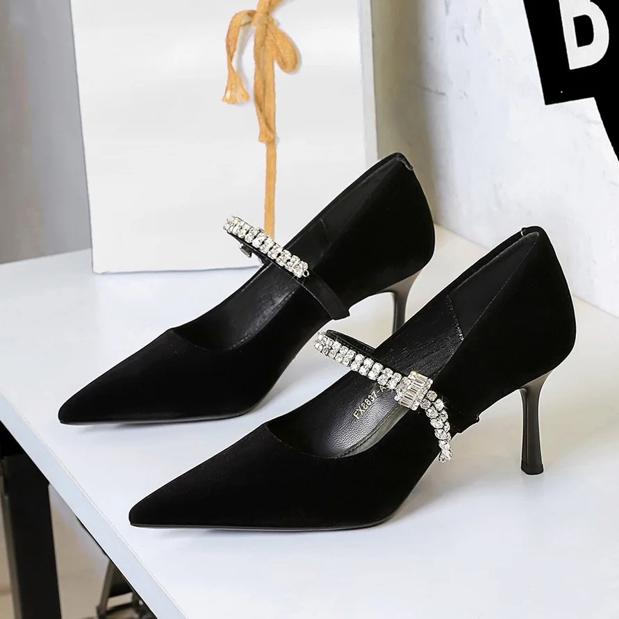 

Women's pointed shallow high-heeled shoes with rhinestones and a velvet strap, high heels for banquets, single shoes