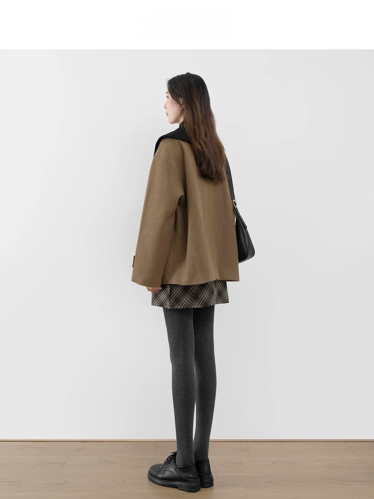 

Wavy Egg ort Woolen Coat with Horn Buttons Ele Nostaic Sle Autumn Winter Faion Outerwear for Young Women