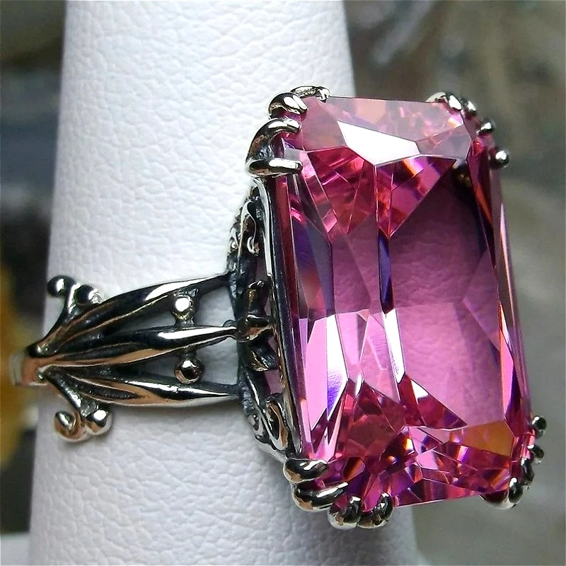 Wunderschöner quadratischer rosafarbener synthetischer Zirkonia-Ring im Vintage-Stil für Damenmode, exquisiter, versilberter Schmuck für Bankette und Festivals, Geschenke