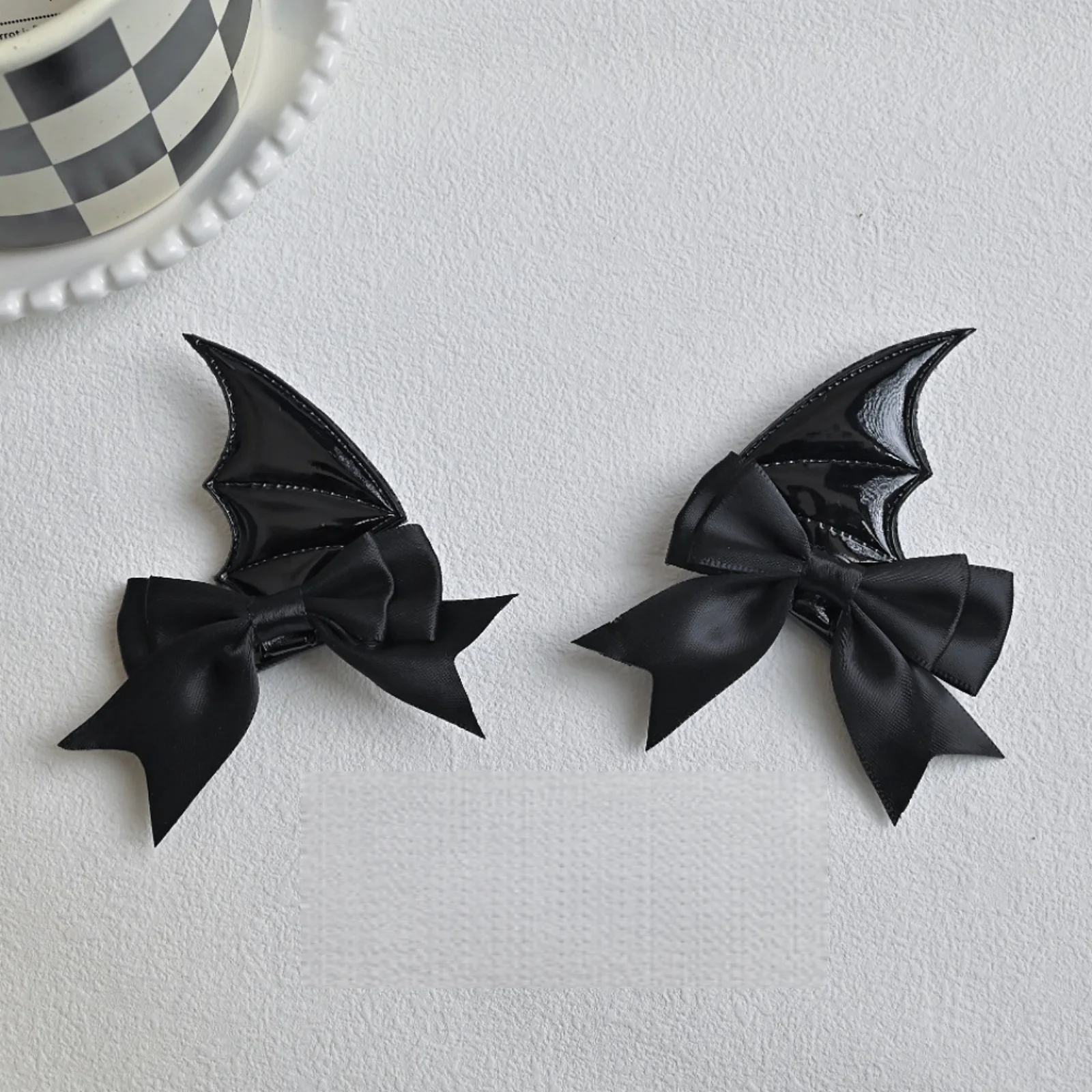 2 Stück Halloween-Haarspangen mit Teufelshorn-Schleife, 4 Stück schwarze und rote Fledermausflügel-Haarnadeln, niedlicher Cosplay-Haarschmuck – Detail 4