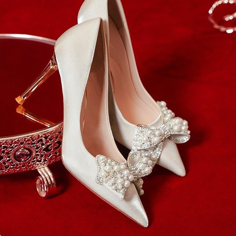 Luxury Pearl Bowknot Wedding Bridal Shoes for Women 2023 Sexy Pointed Toe Stiletto Heel Pumps Woman Beige Satin High Heels Shoes