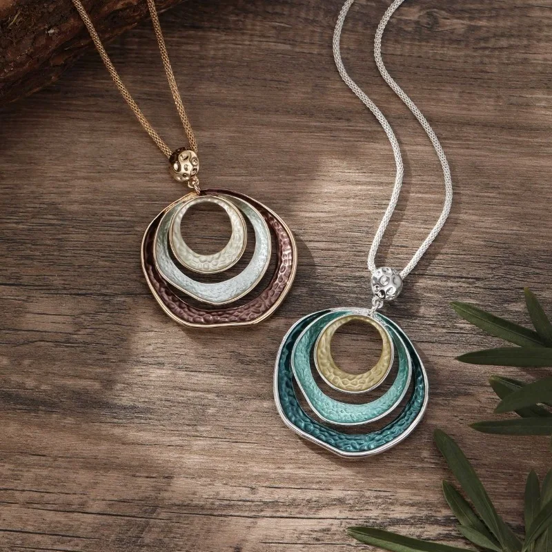 

Vintage Geometric Hollowed Out Circular Pendant Silver Plated Layered Hoop Enamel Necklace Adjustable Stackable Chain For Women