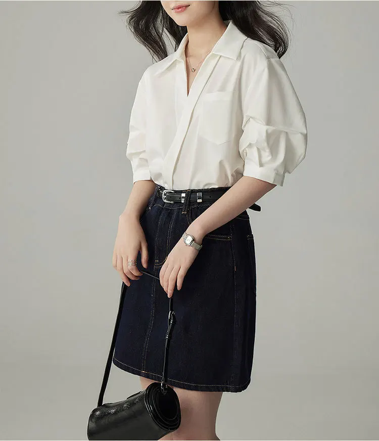 Chemise à col en V de style français avec charme et look jeune