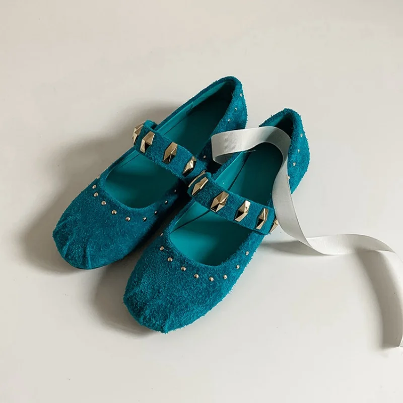 

Весна 2024, новые замшевые женские балетки, простые элегантные офисные женские туфли на плоской подошве с круглым носком и декоративной пряжкой