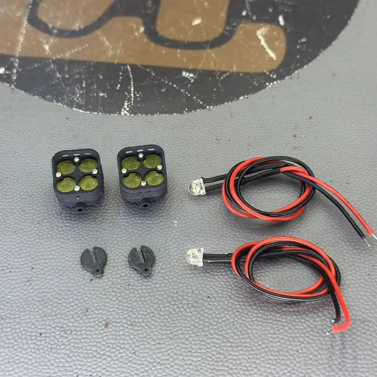 1 paire de phares antibrouillard de Simulation pour voiture sur chenilles 1/10 RC Traxxas TRX4 Defender RC4WD, accessoires