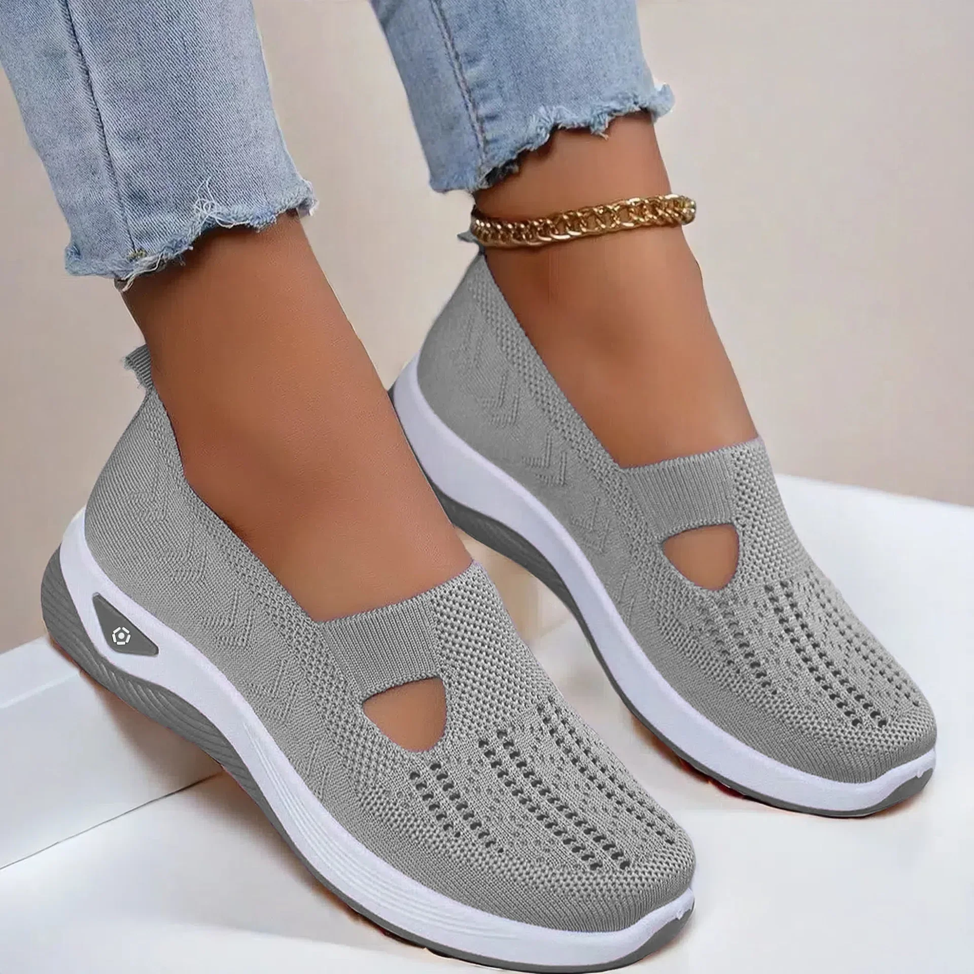 2025Women's Sneakers Breathable Slip on Walking Shoes Mesh Low Top Womens Vulcanized Shoes Soft Sole Lightweight Women Shoes image 4