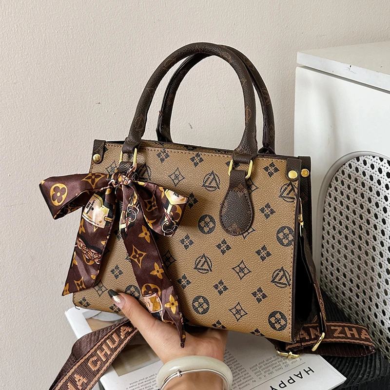 

Luxury Vintage Minimalist Diaper Bag For Women Elegant Designer Leather Large Capacity Stylish Fashion Shoulder Bag