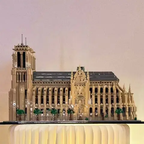 Popular toys, famous classic attractions, Notre Dame model building blocks, children's educational assembly toys, birthday gifts