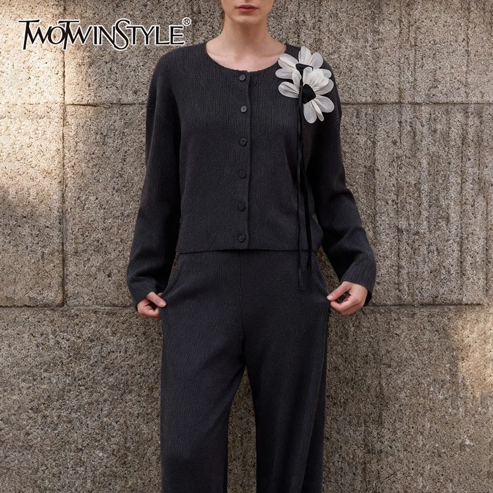 

TWOTWINSTYLE Gray Casual Versatile Sweater for Women Round Neck Long Sleeve Patchwork 3D Flower Slim Cardigans Female Winter New