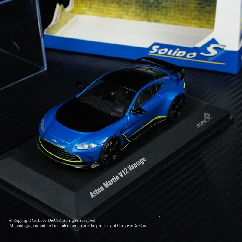Diecast Solido 1:43 Scale Aston Martin Vantage V12 Alloy Car Model