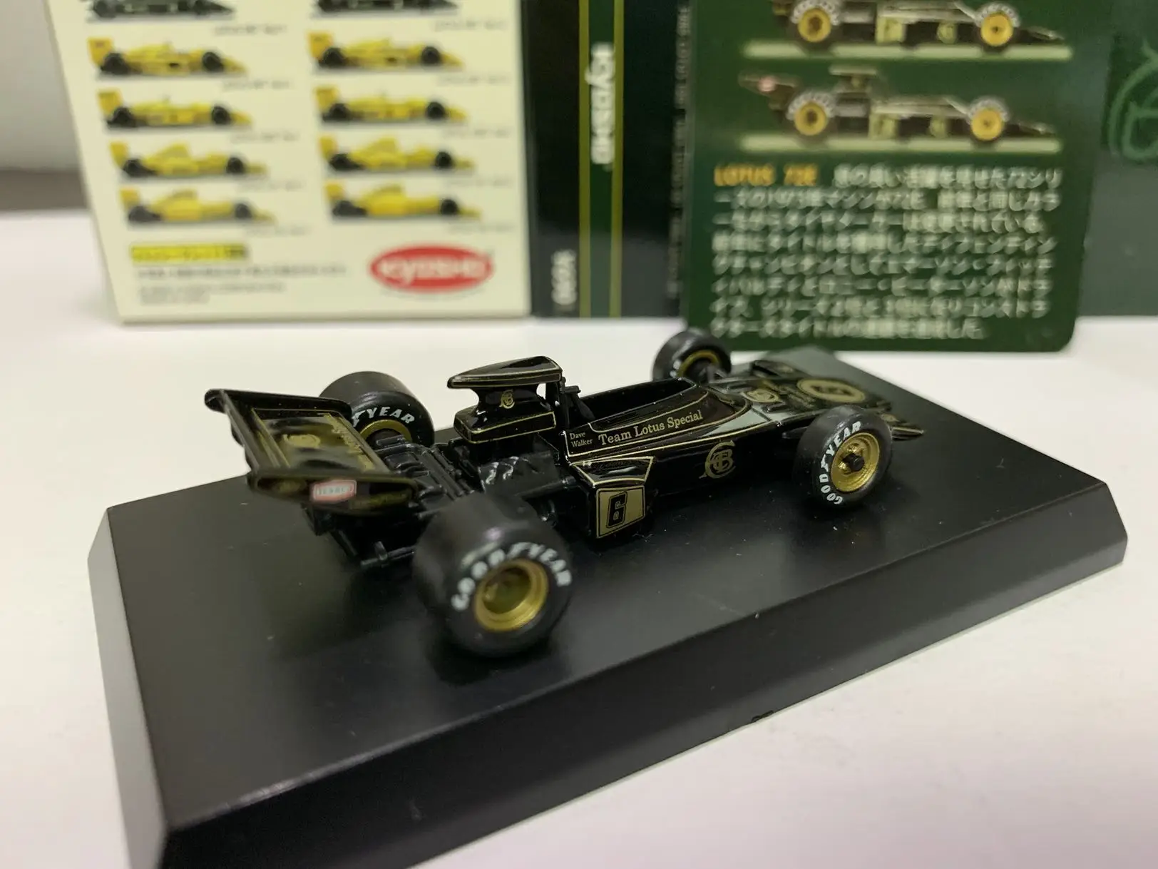 1:64 KYOSHO LOTUS 72E # 6 #1 F1 Collection of die-casting alloy car model ornaments