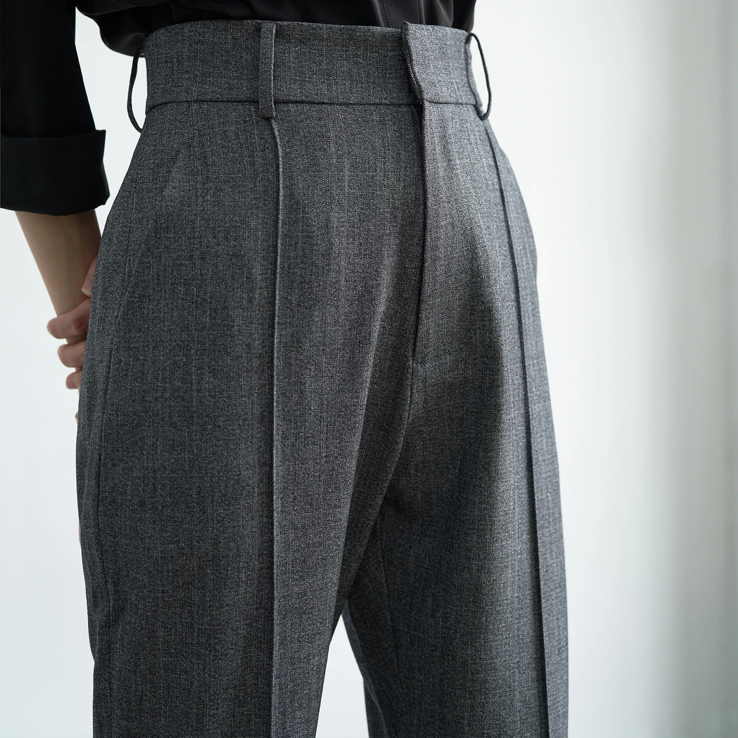 LIMONN กางเกงเอวสูงทรงสลิมฟิต สัมผัสเรียบเนียน ระดับมืออาชีพ OL Sle ฤดูใบไม้ร่วงฤดูหนาว กางเกงแฟชั่นสำหรับผู้หญิง