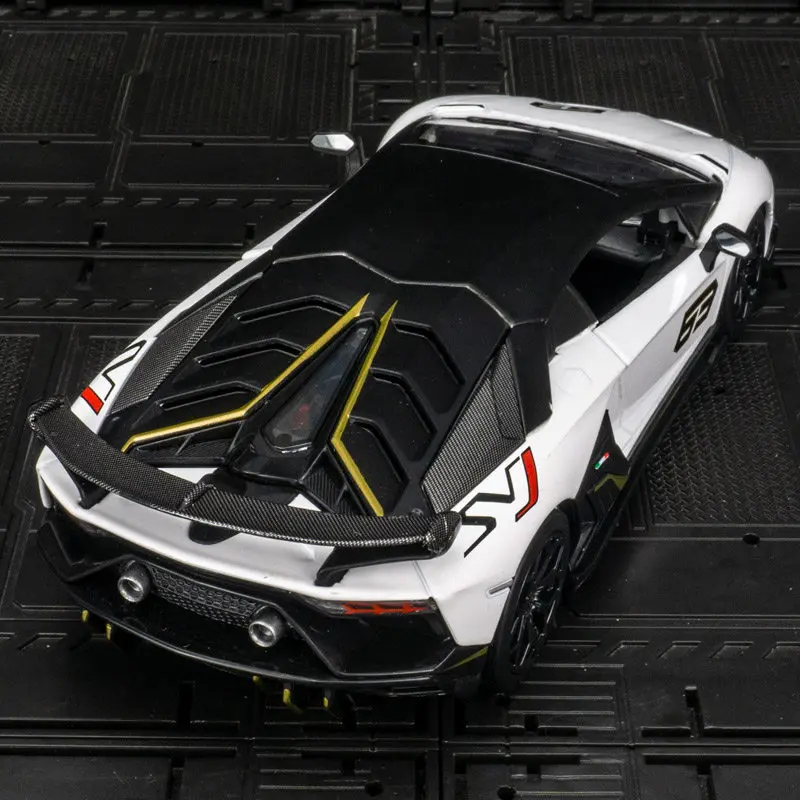 1/24 Lamborghini Aventador SVJ 63 Alloy Racing Car Model Diecasts Metal Sports Car Vehicles Model Sound and Light Childrens Gift