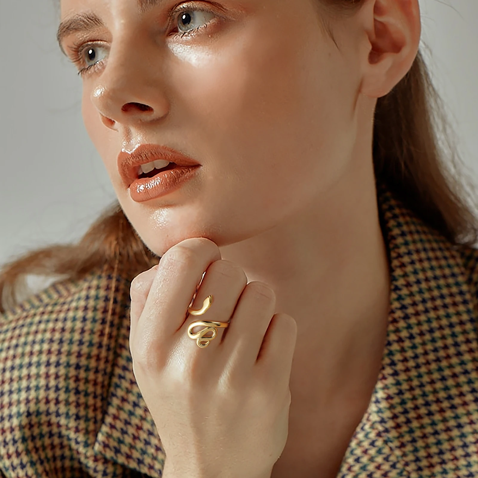Anillo de Acero Inoxidable Color Dorado con Diseño de Serpiente Estilo Punk para Hombres y Mujeres, Joyería de Moda Unisex con Forma de Animal para Uso Diario y Fiestas, Soporte para Pedidos al por Mayor de Accesorios