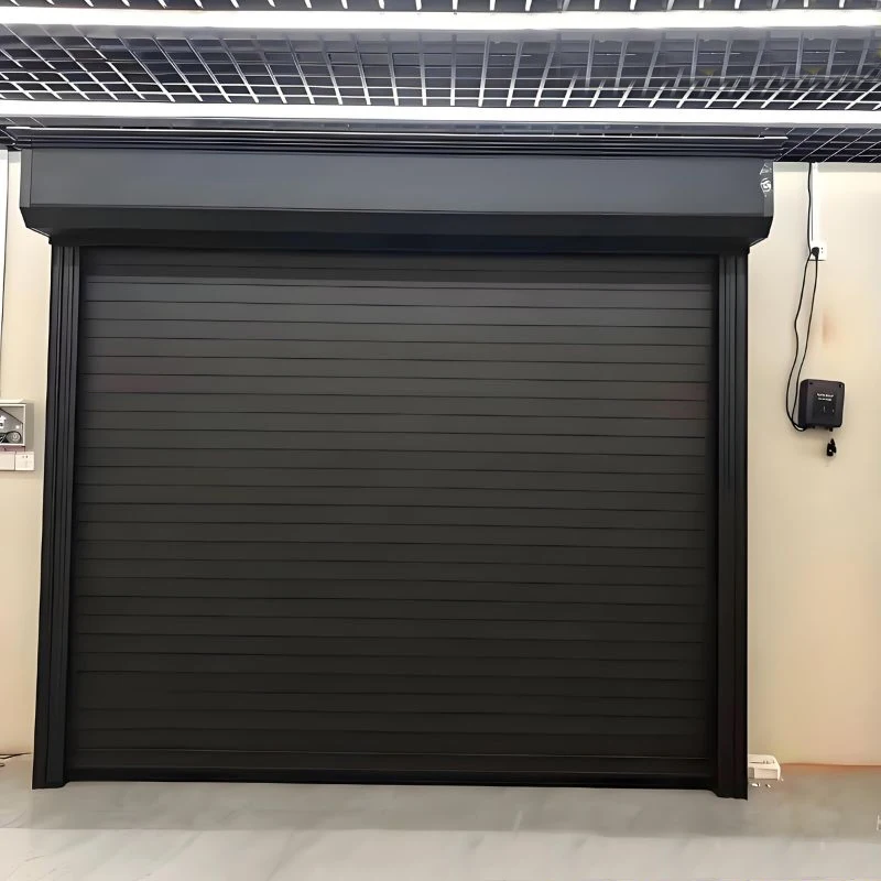 

Автоматические алюминиевые гаражные ворота с матовым стеклом, современные черные, для дома, склада и обеспечения безопасности входа.