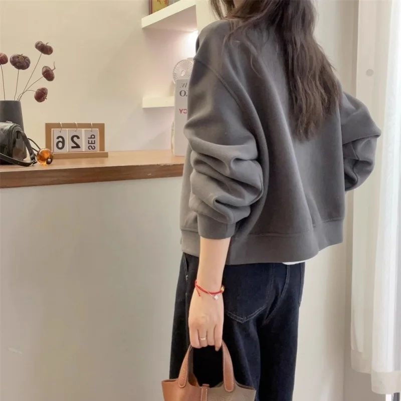 سترة نسائية قصيرة بسحاب، معطف بياقة شال كبير الحجم على الطراز الكوري لعام 2025 لمظهر نحيف