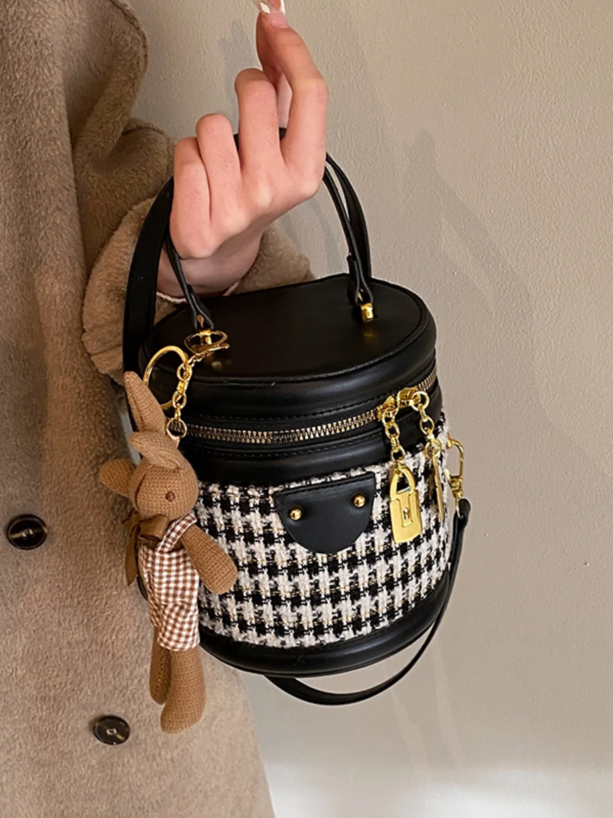 

Houndstooth Mini Round Bucket Crossbody Bag for Women New High Quality Fashion Korean Style Luxury HandBag Purses