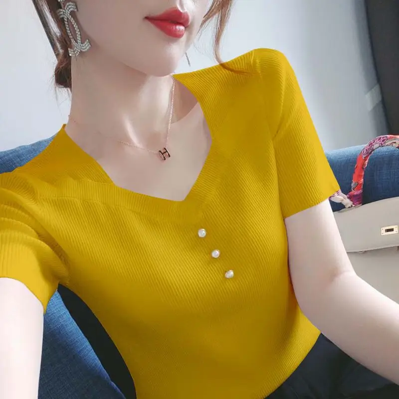 

Новые летние тонкие универсальные топы, шикарная футболка, элегантные трикотажные однотонные футболки с v-образным вырезом и бисером, женская одежда 2025