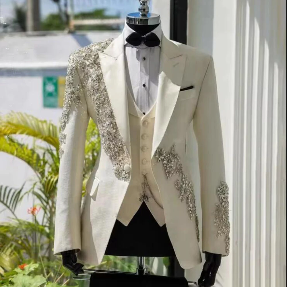 

Metallic Rhinestones Beaded Suits Men Slim Fit Notch Lapel Groom Prom Blazers Customized 3 Pcs Wedding Tuxedo Trajes Para Hombre